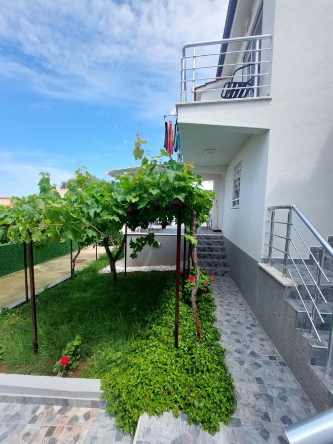 Apartments Marina Утьеха Экстерьер фото