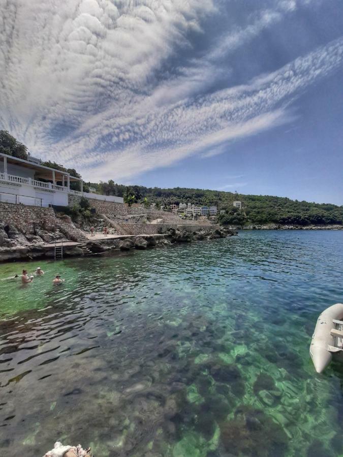Apartments Marina Утьеха Экстерьер фото